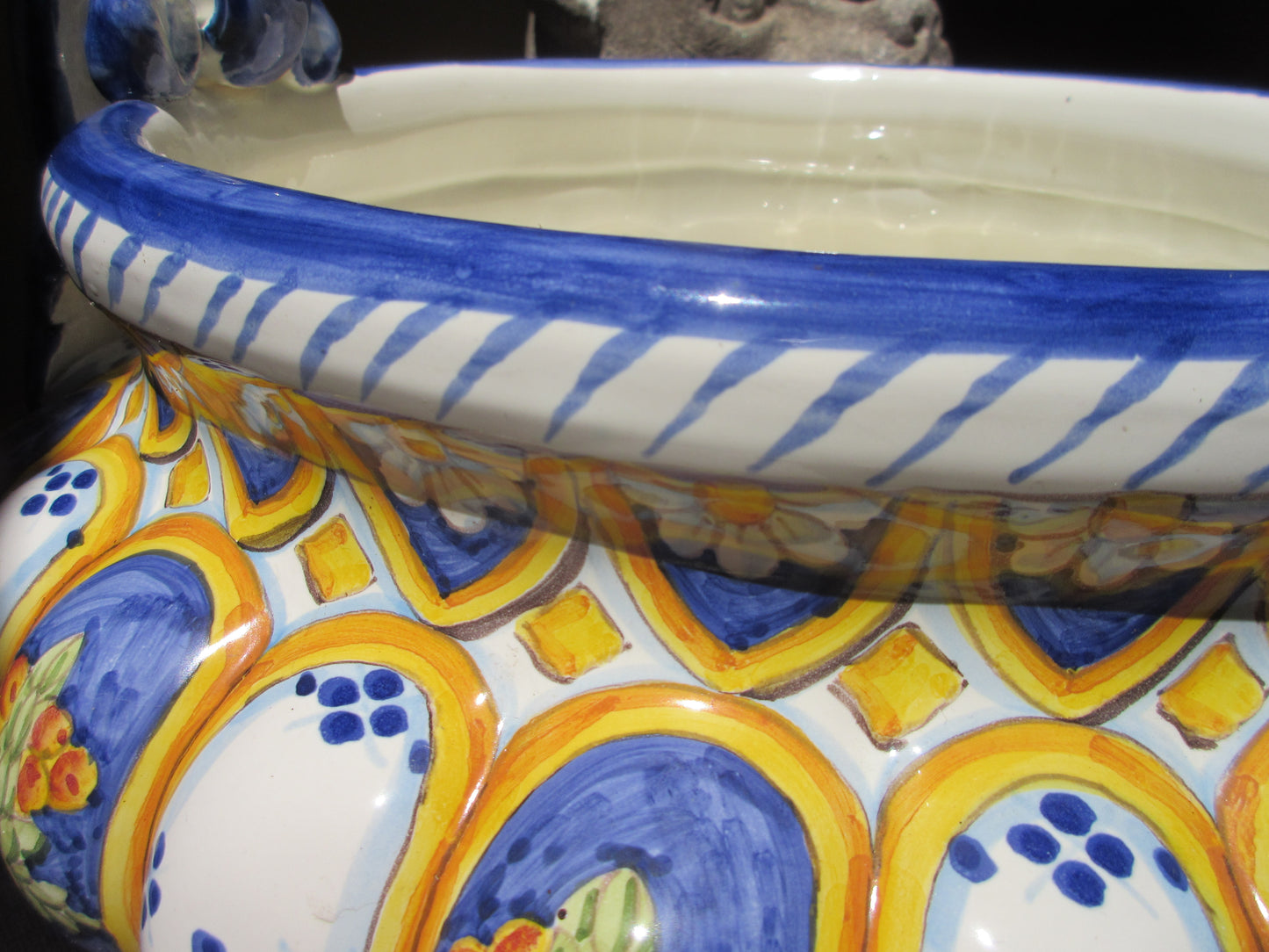 centrotavola in ceramica