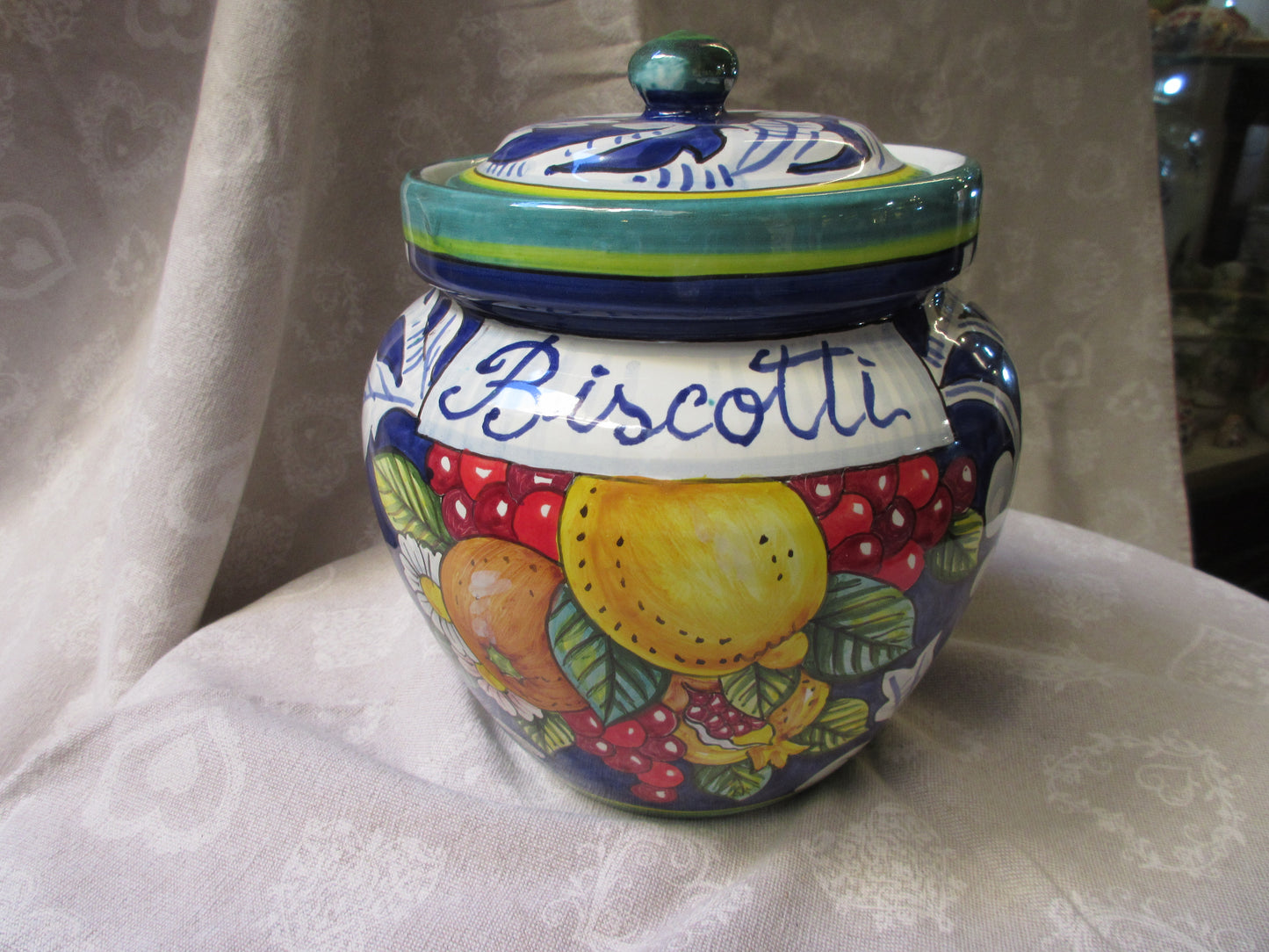 ceramic cookie jar with lid