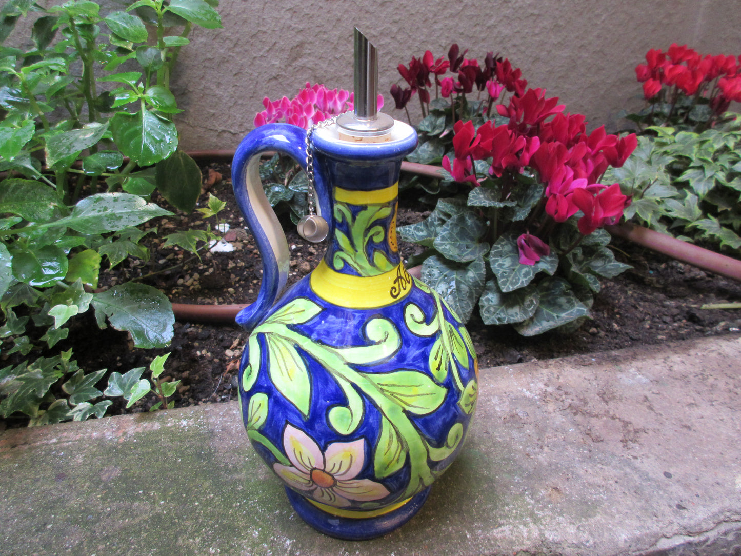 bottiglie di olio e aceto in ceramica