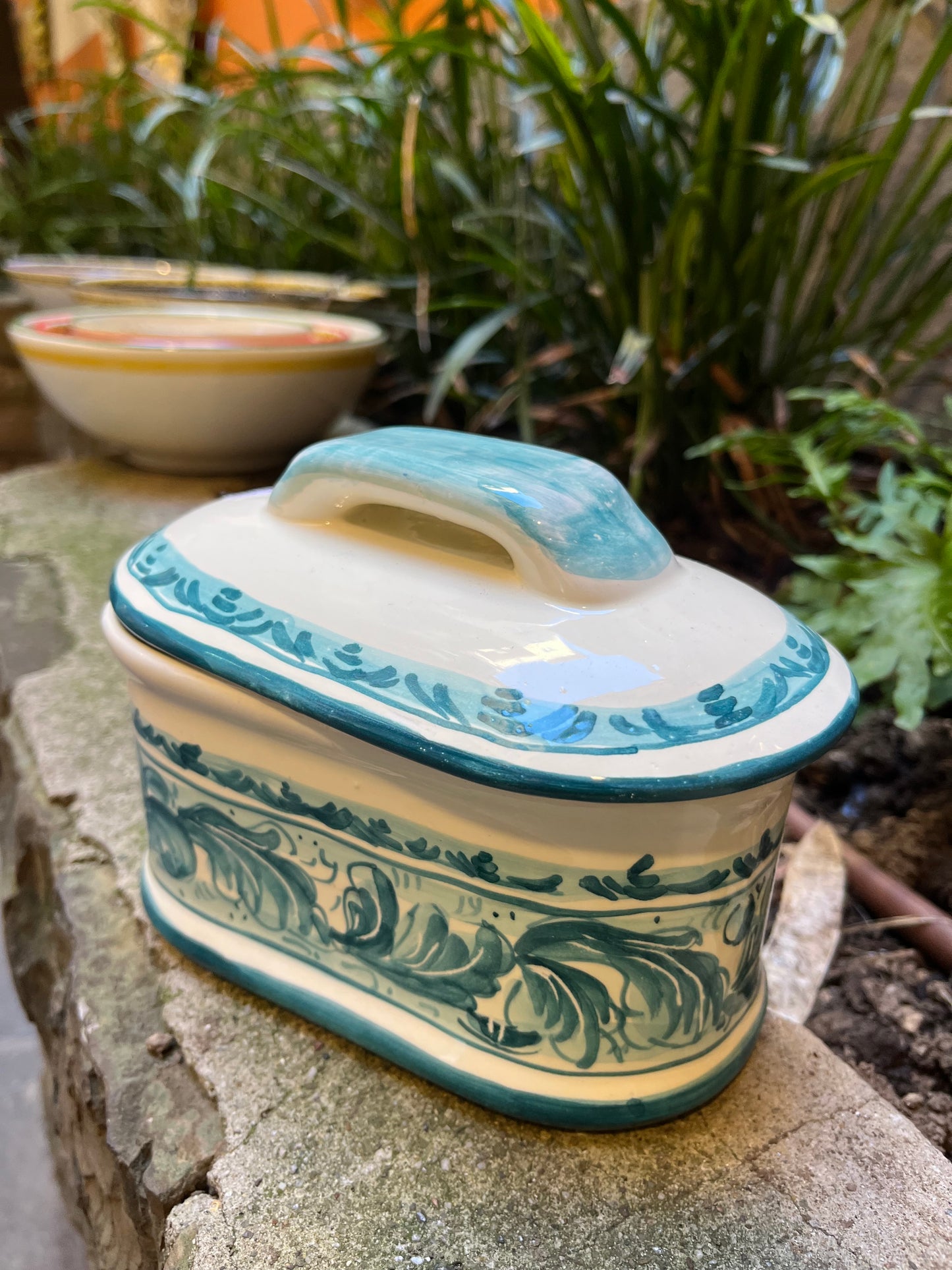 Ceramic container