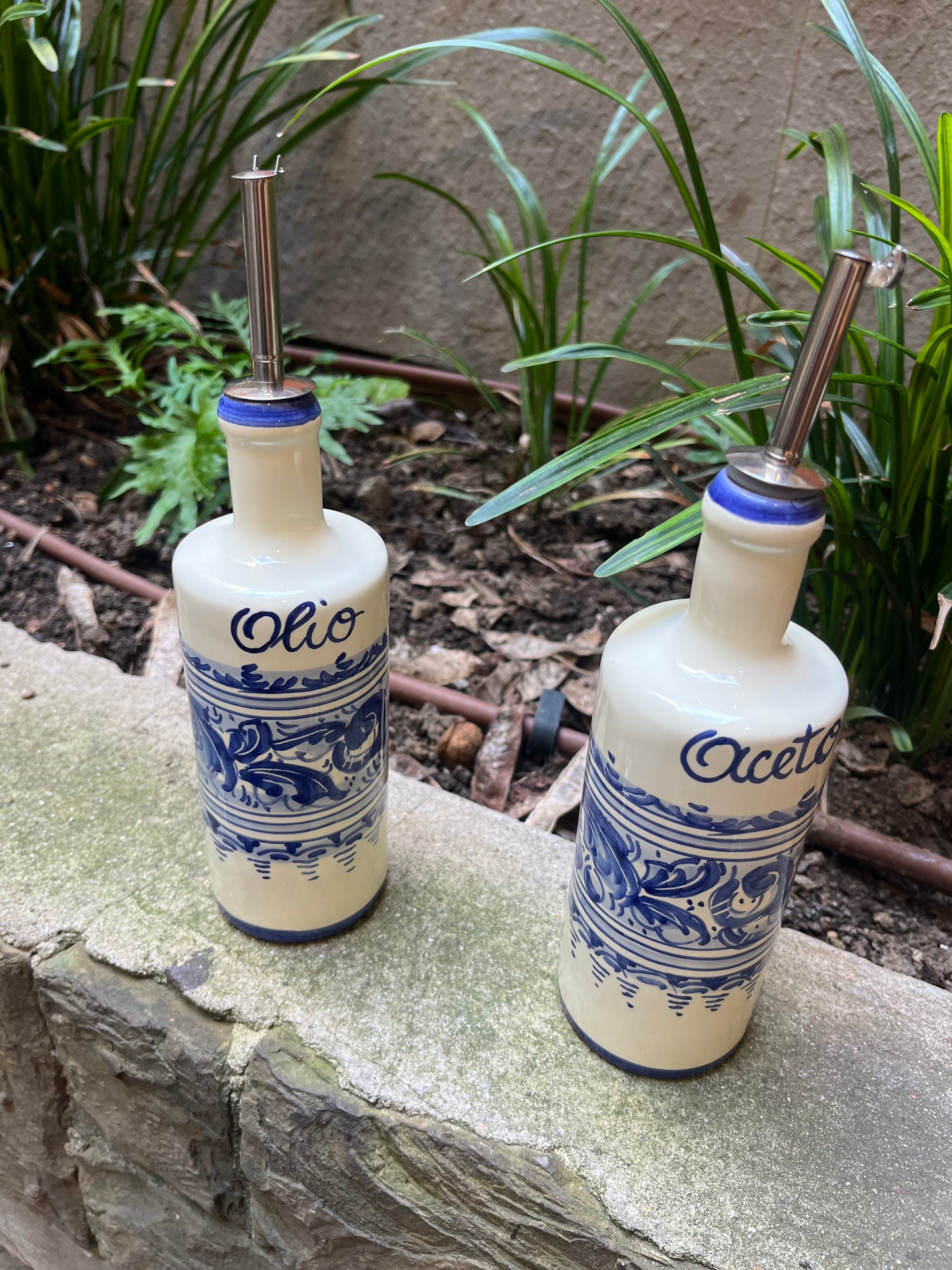 Ceramic oil and vinegar set of 2
