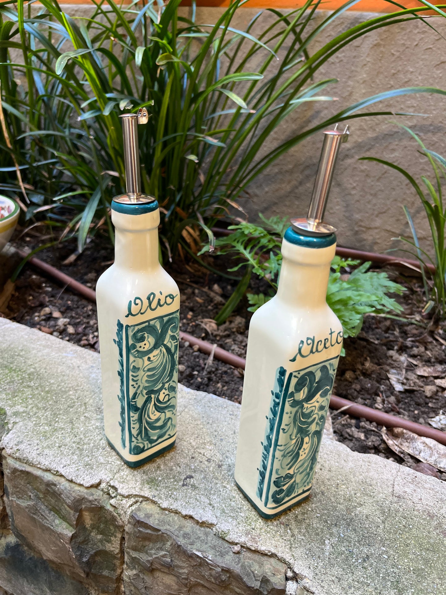 Ceramic oil and vinegar set of 2