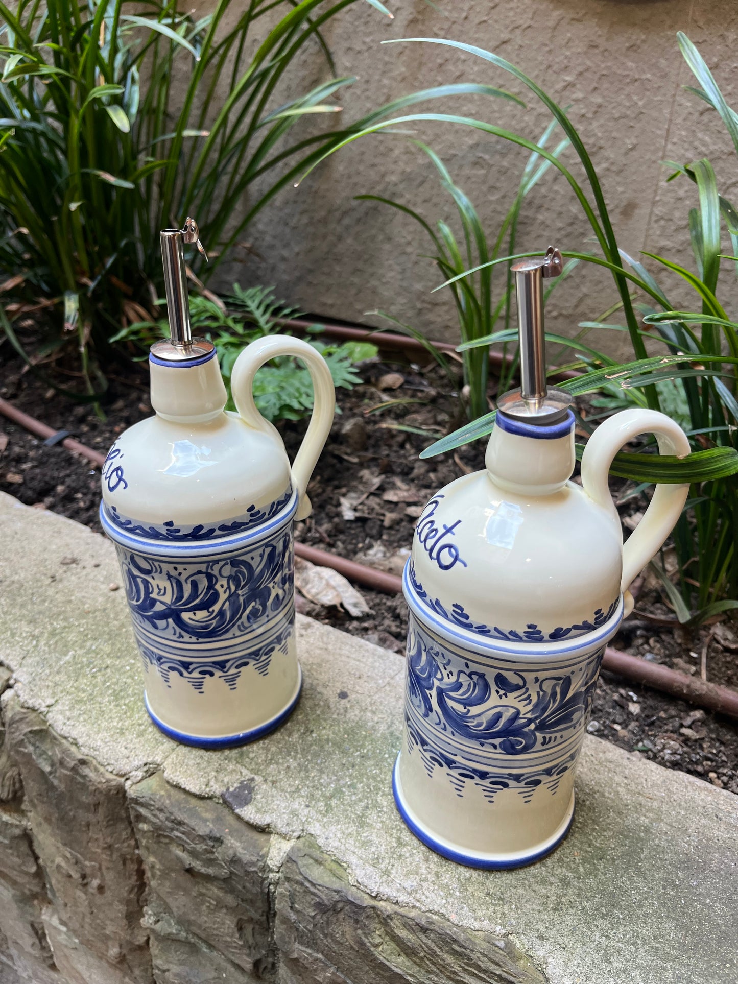 Ceramic oil and vinegar set of 2