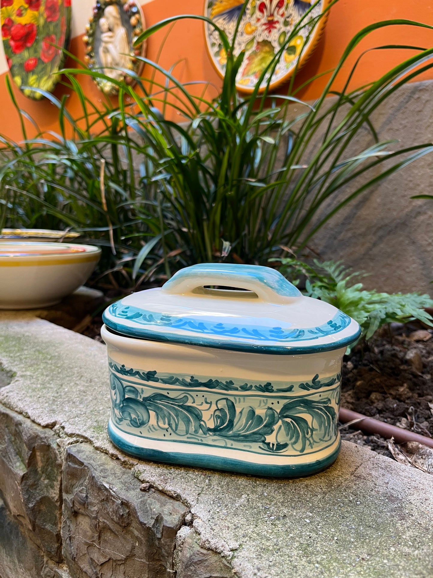 Ceramic container