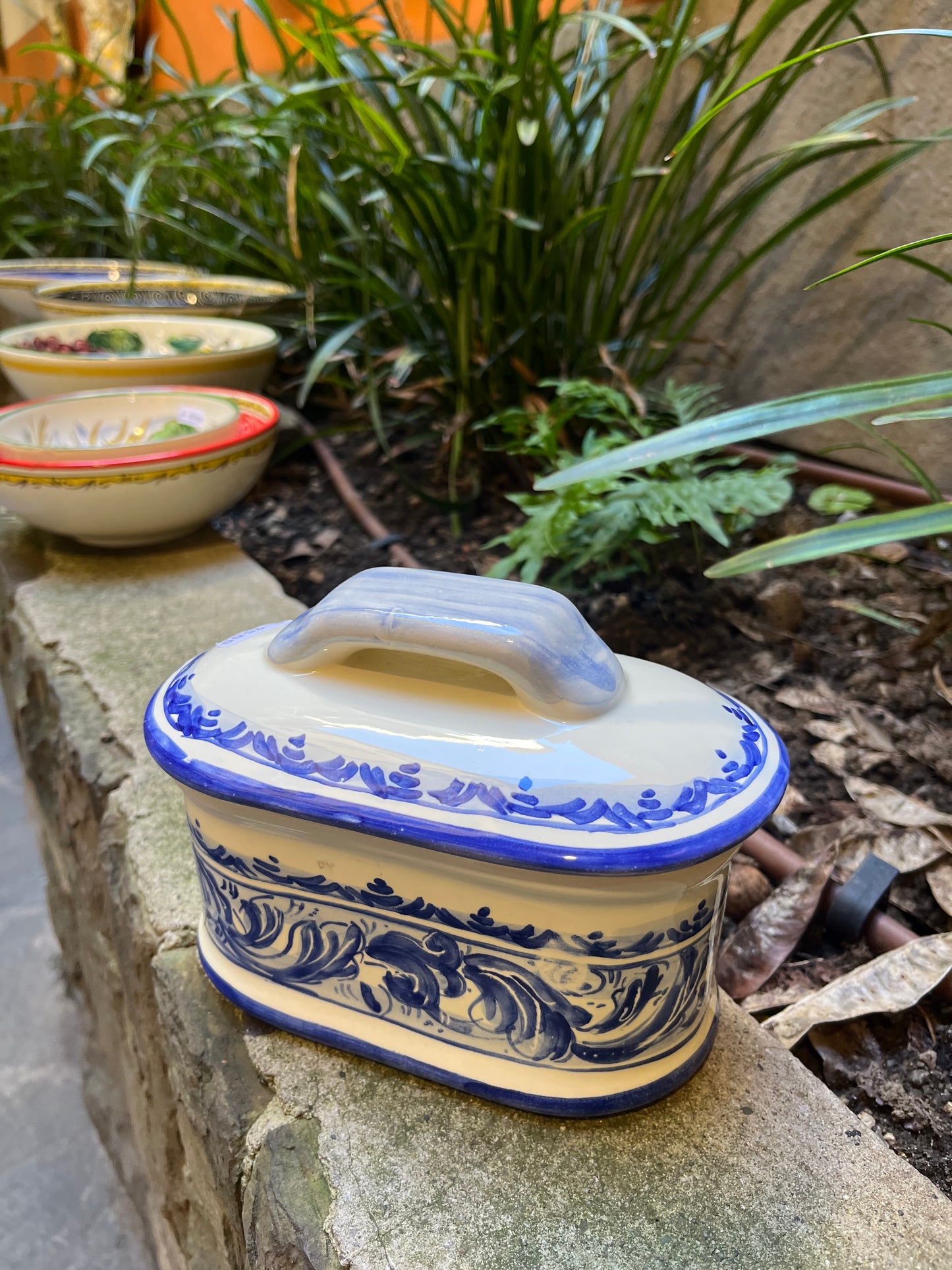 Ceramic container