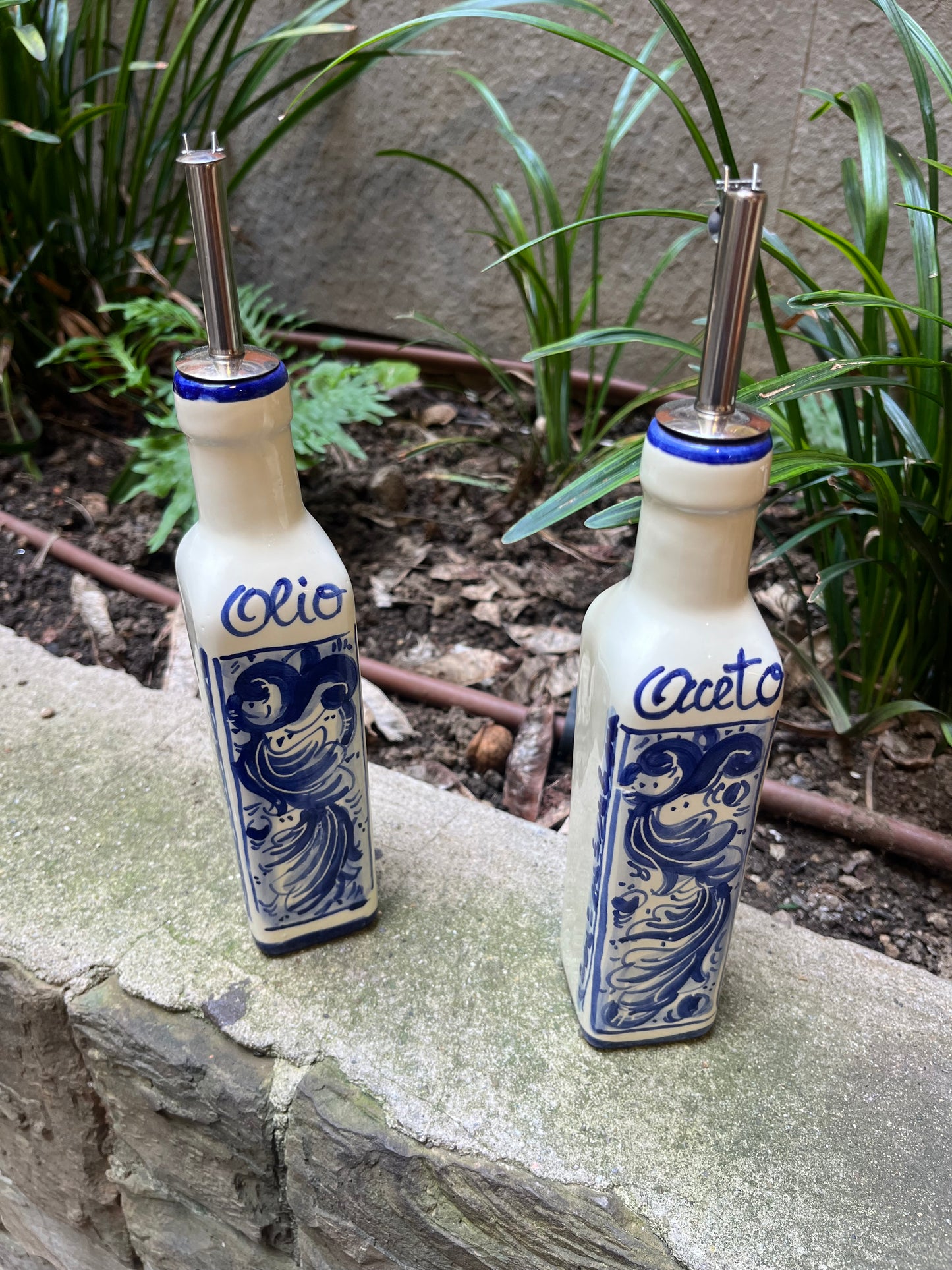 Ceramic oil and vinegar set of 2