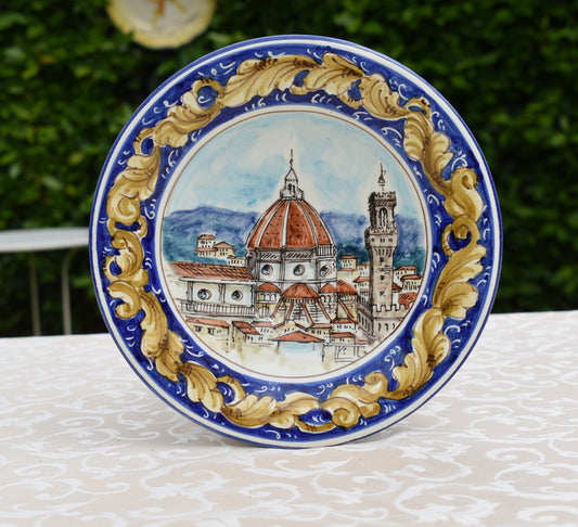 Piatto in ceramica fatto a mano