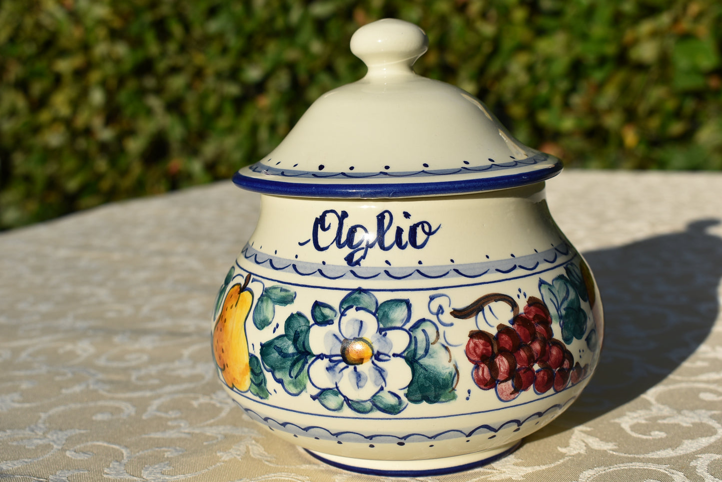 Contenitore in ceramica per l'aglio