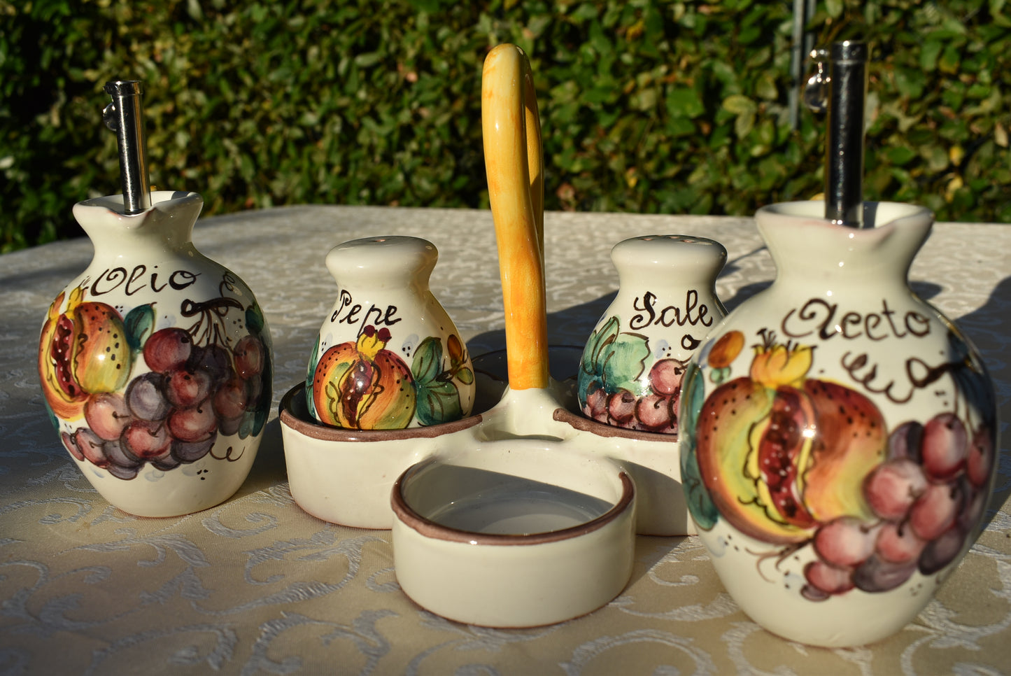 Set in ceramica per olio, aceto, sale e pepe