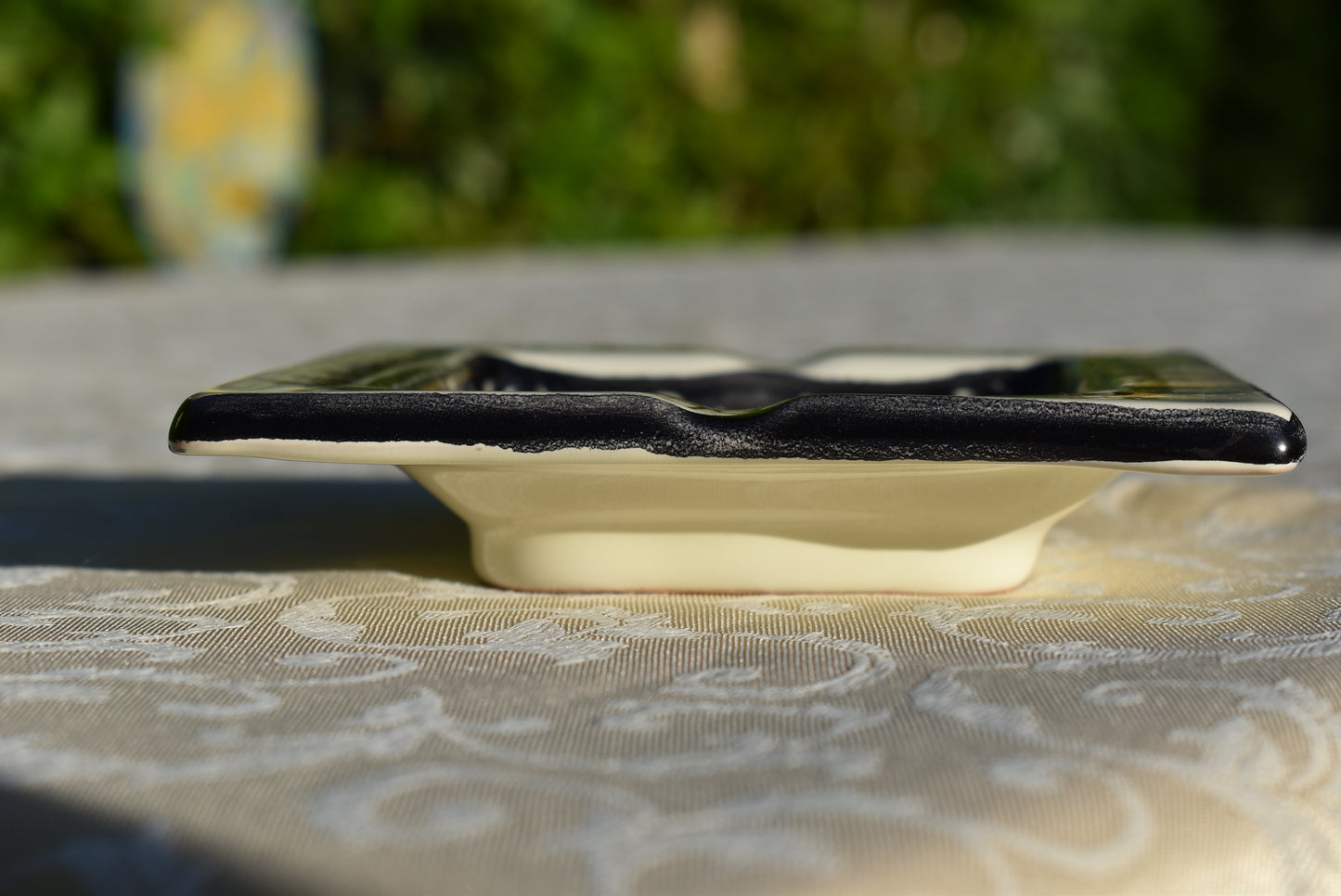 Ceramic ash-tray