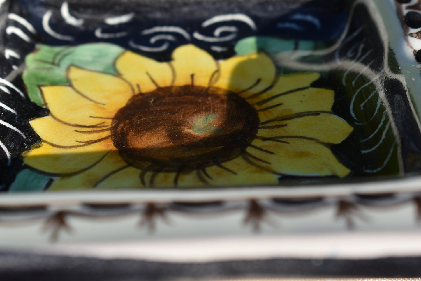 Ceramic ash-tray