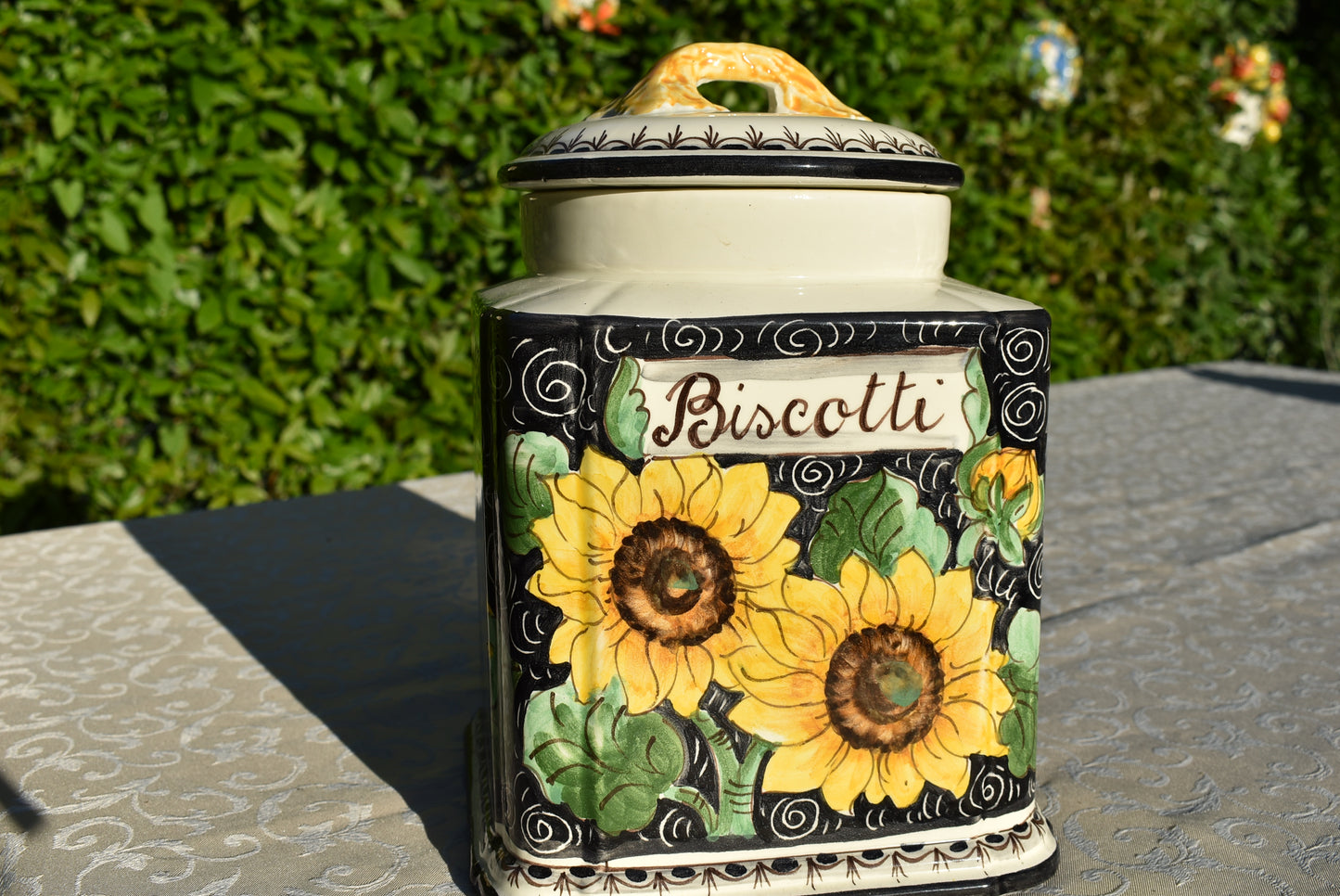 barattolo di biscotti in ceramica