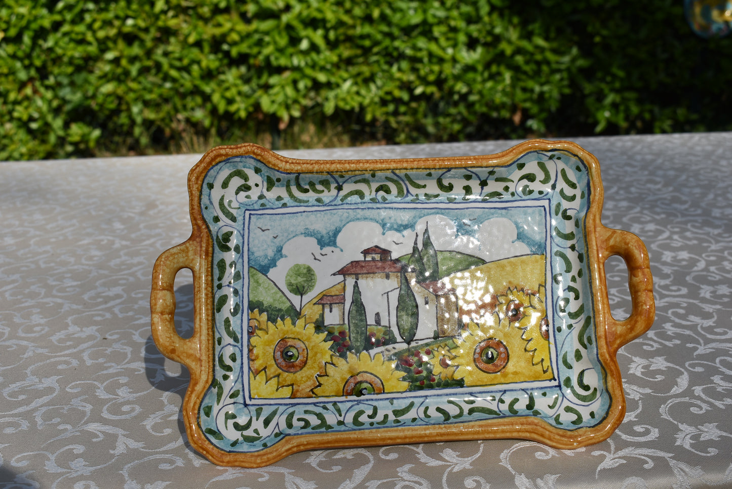 Vassoio in ceramica con manico