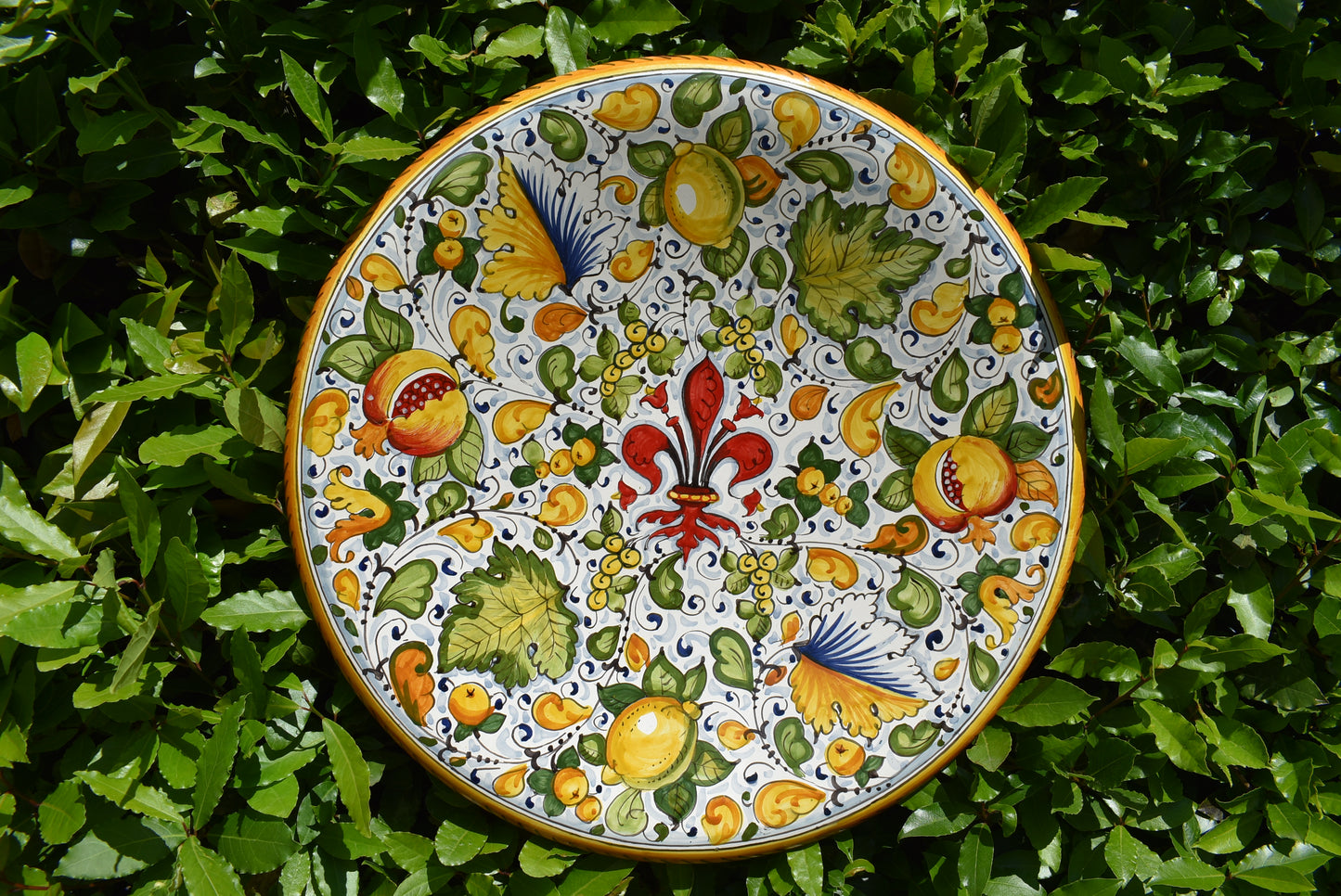 Piatto in ceramica