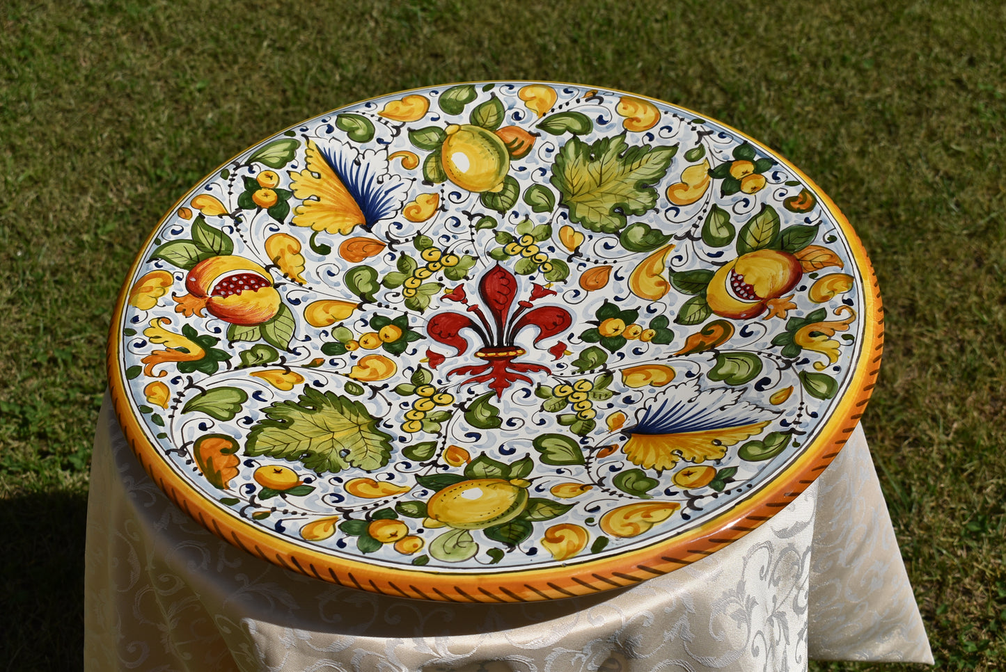 Piatto in ceramica