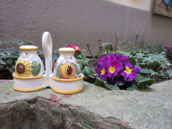 saliera e pepiera in ceramica