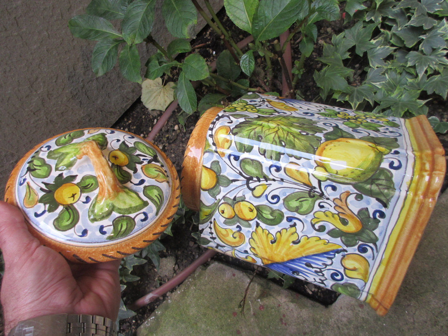 large ceramic cookie jar