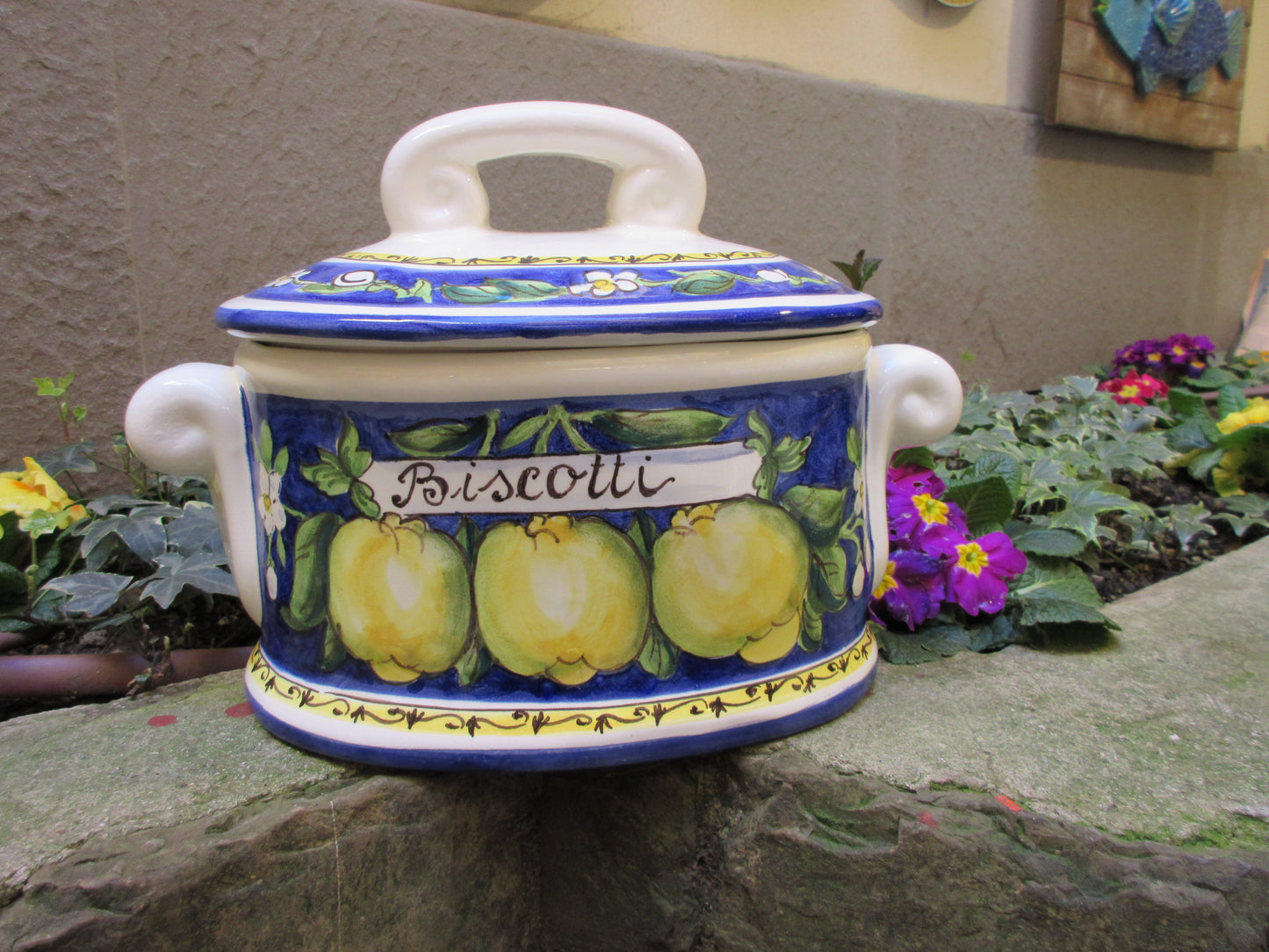 barattolo di biscotti in ceramica