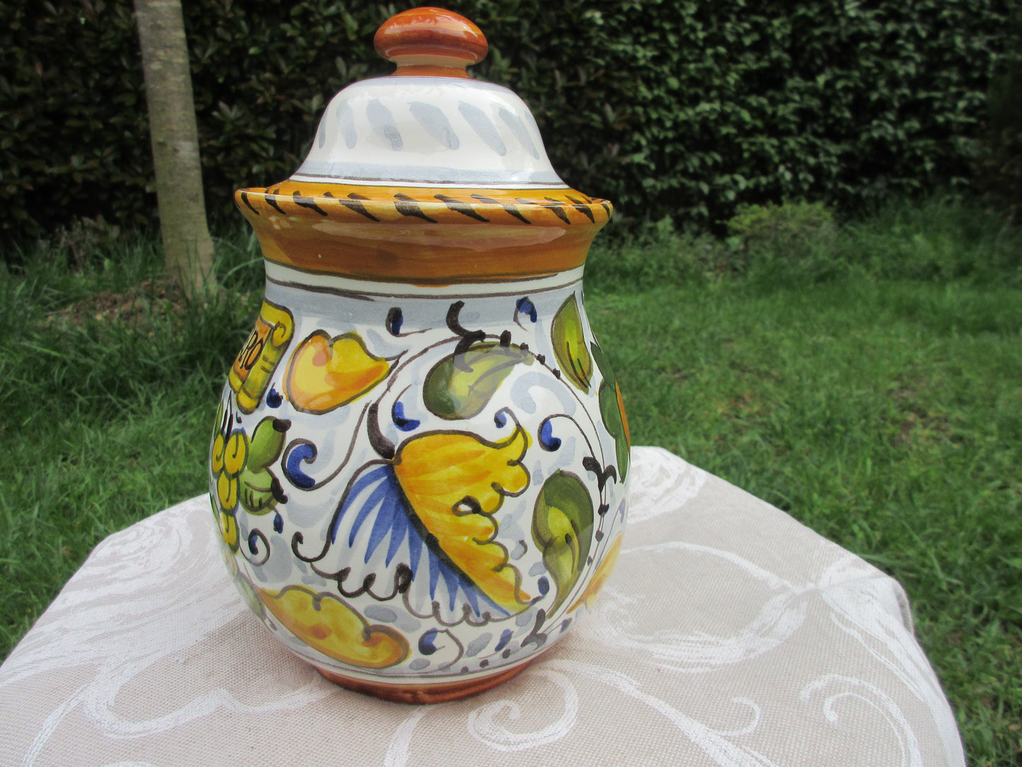 contenitore in ceramica