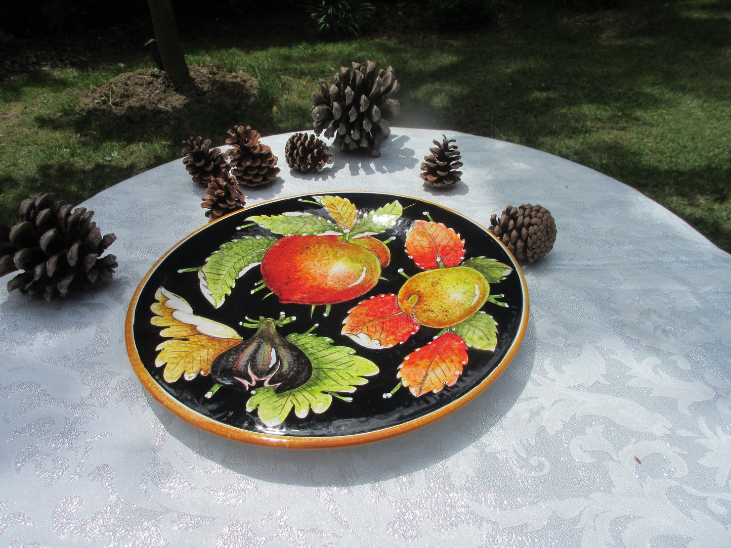 set di piatti in ceramica