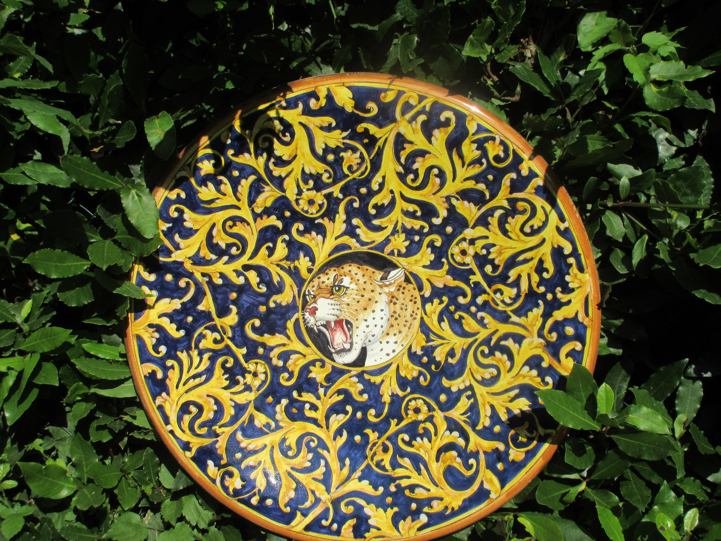 Piatto in ceramica