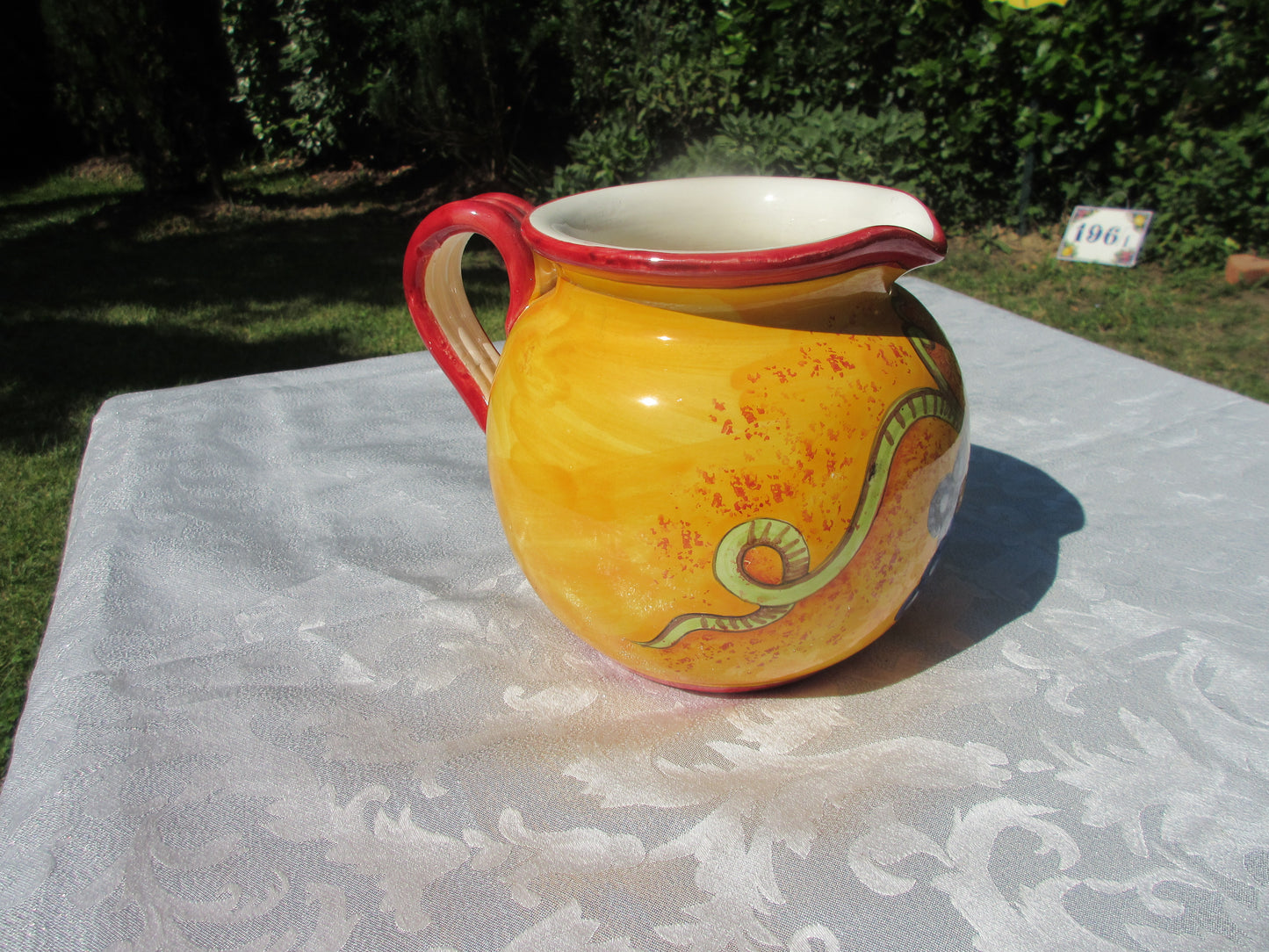 brocca in ceramica