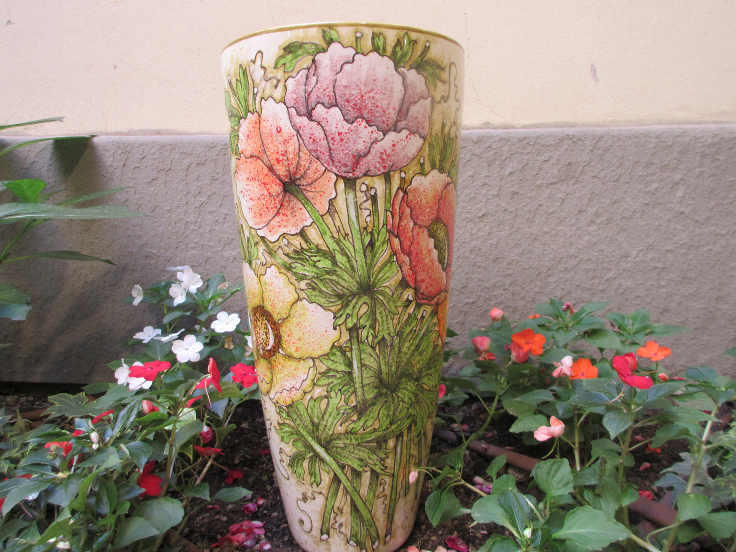 modern ceramic vase