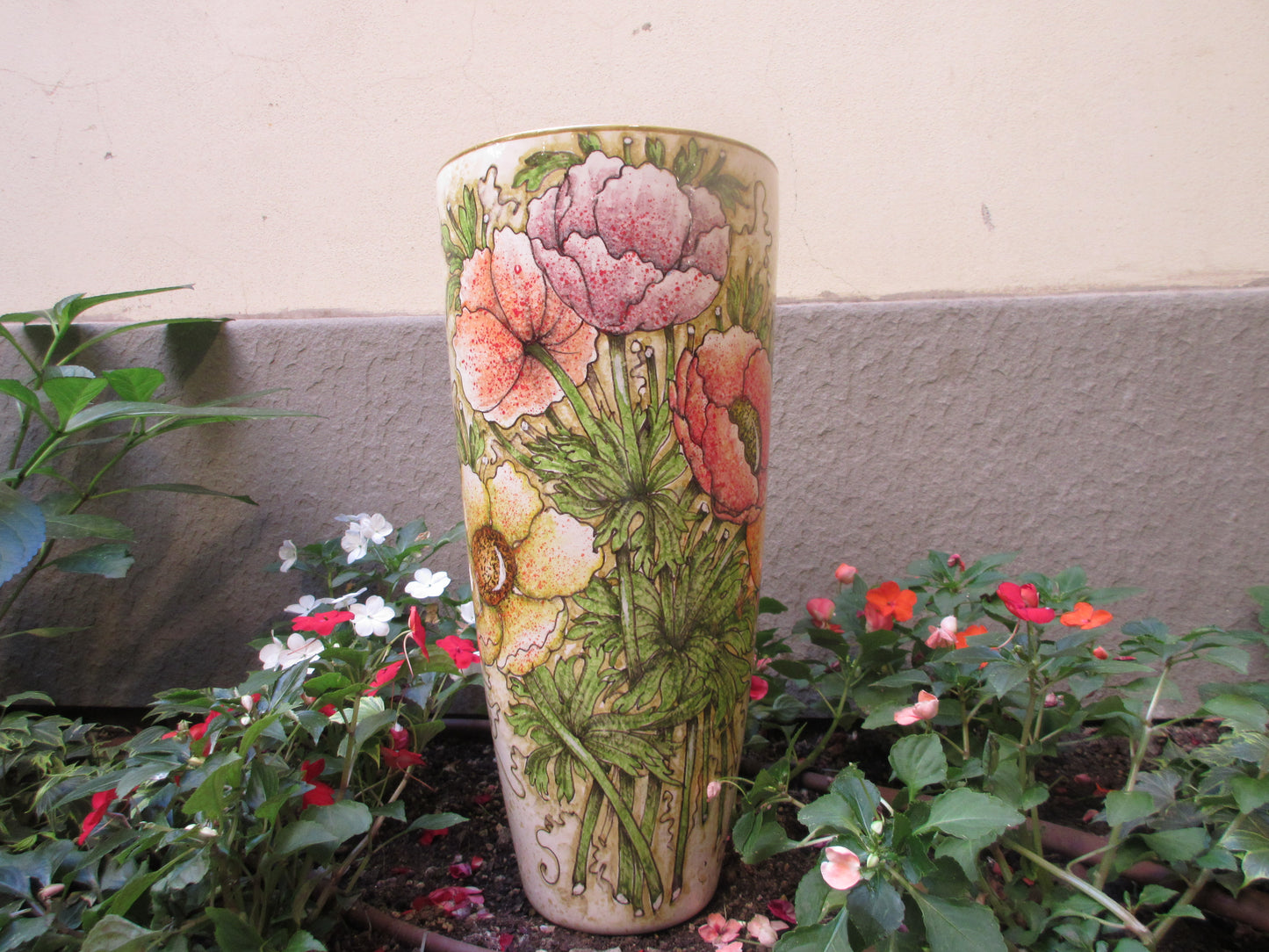 modern ceramic vase