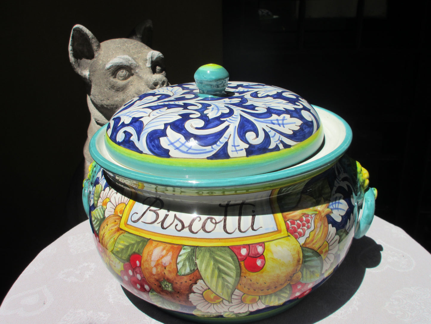 grande barattolo di biscotti in ceramica