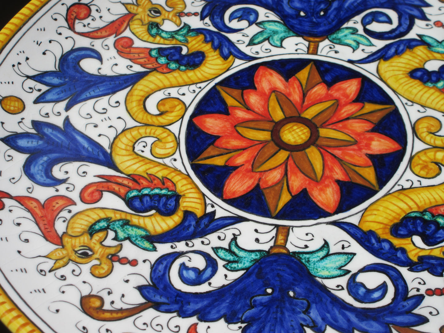 set di piatti in ceramica