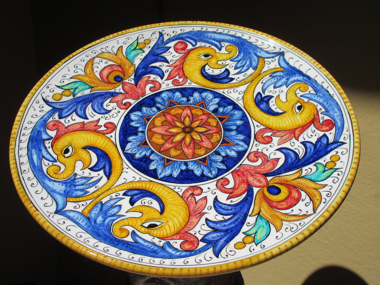 set di piatti in ceramica