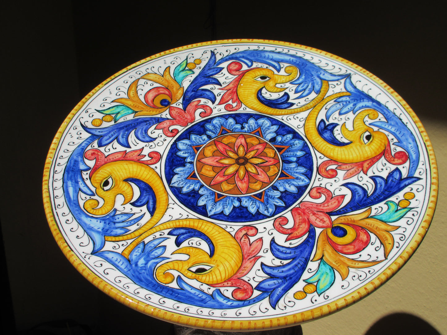 set di piatti in ceramica