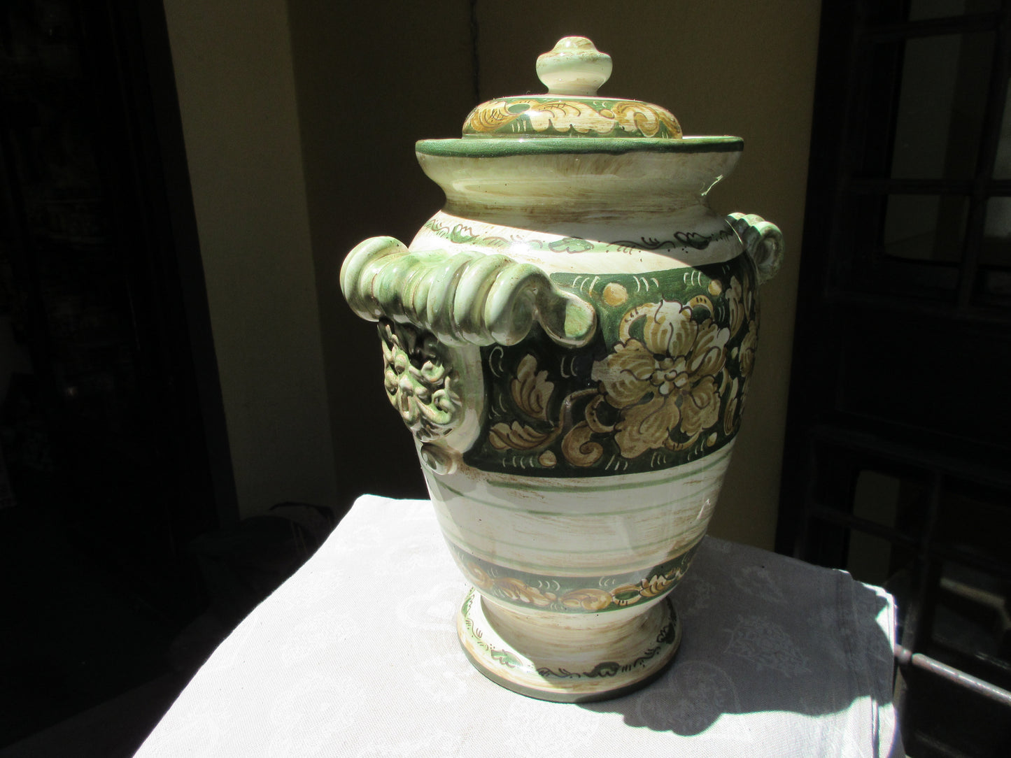 Ceramic home decor