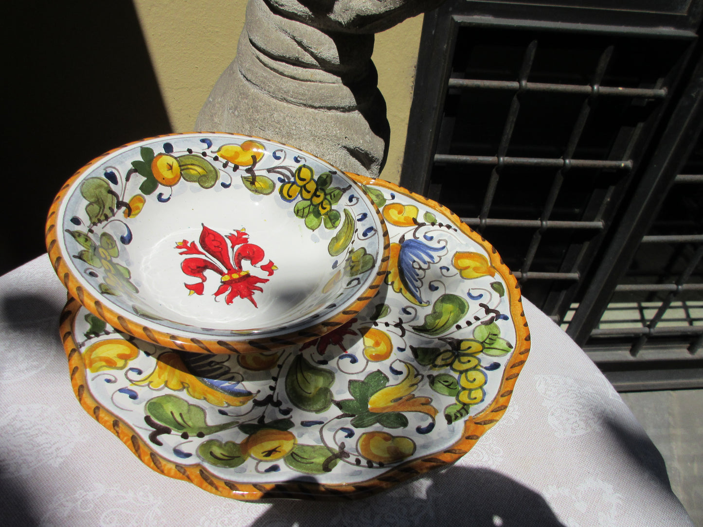 Set di piatti in ceramica
