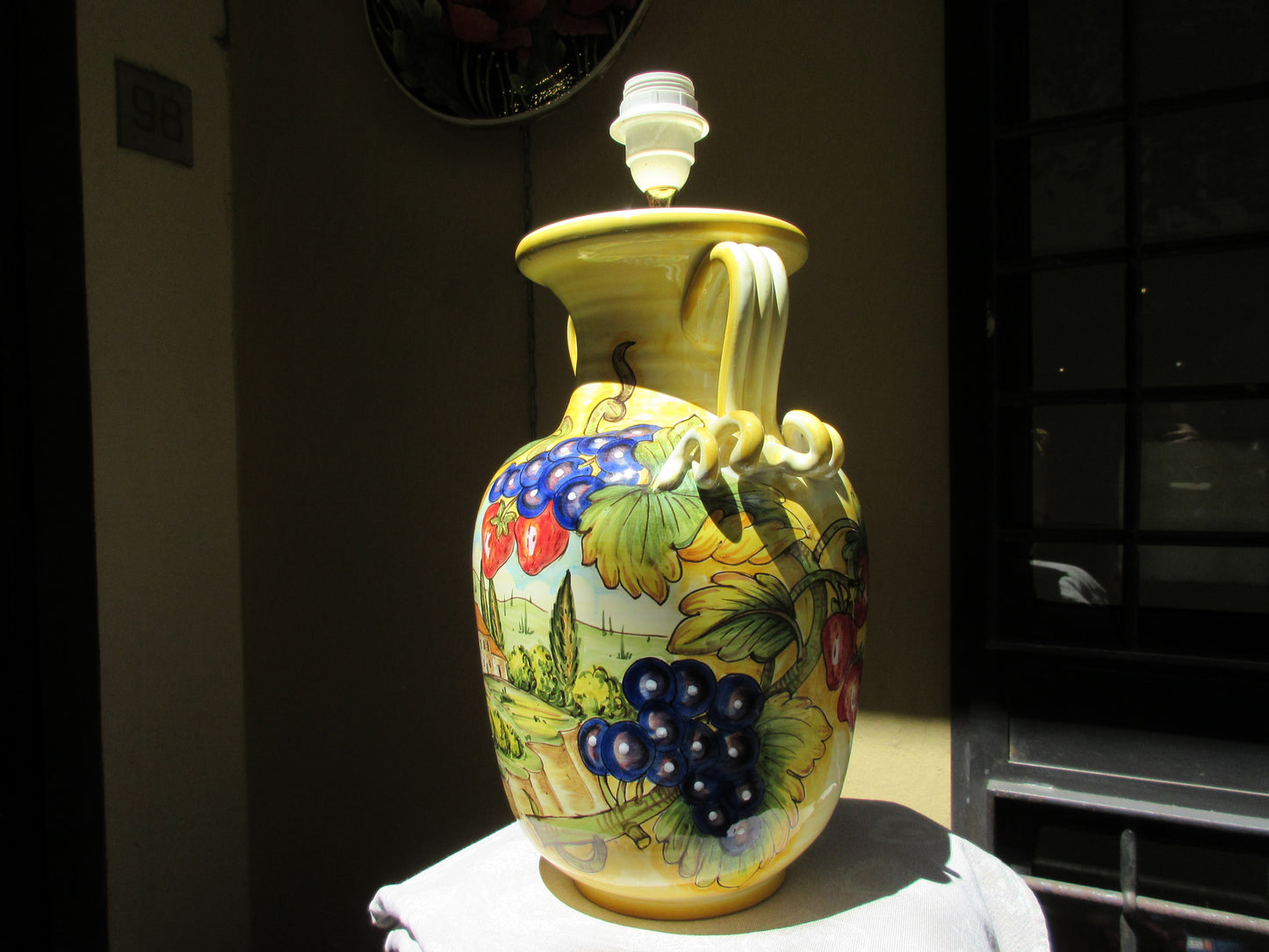 Ceramic lamp base