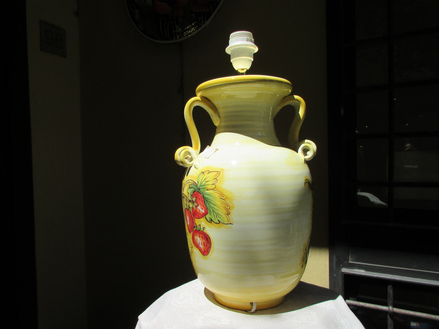 Ceramic lamp base