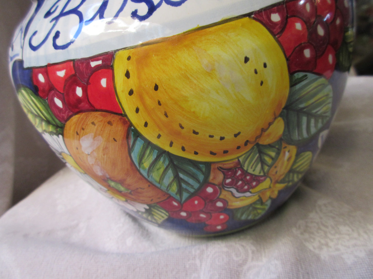 ceramic cookie jar with lid