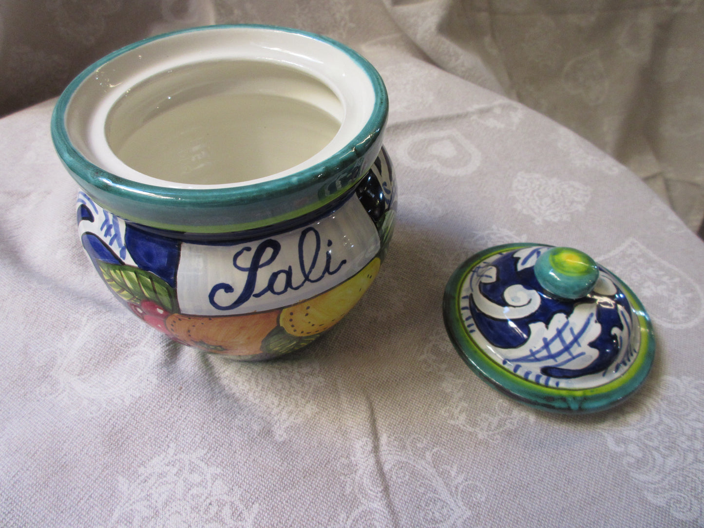 contenitore in ceramica