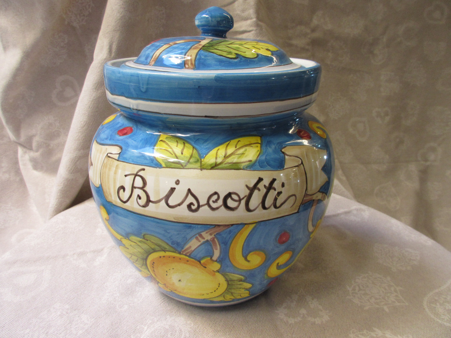 casa in barattolo di ceramica per biscotti