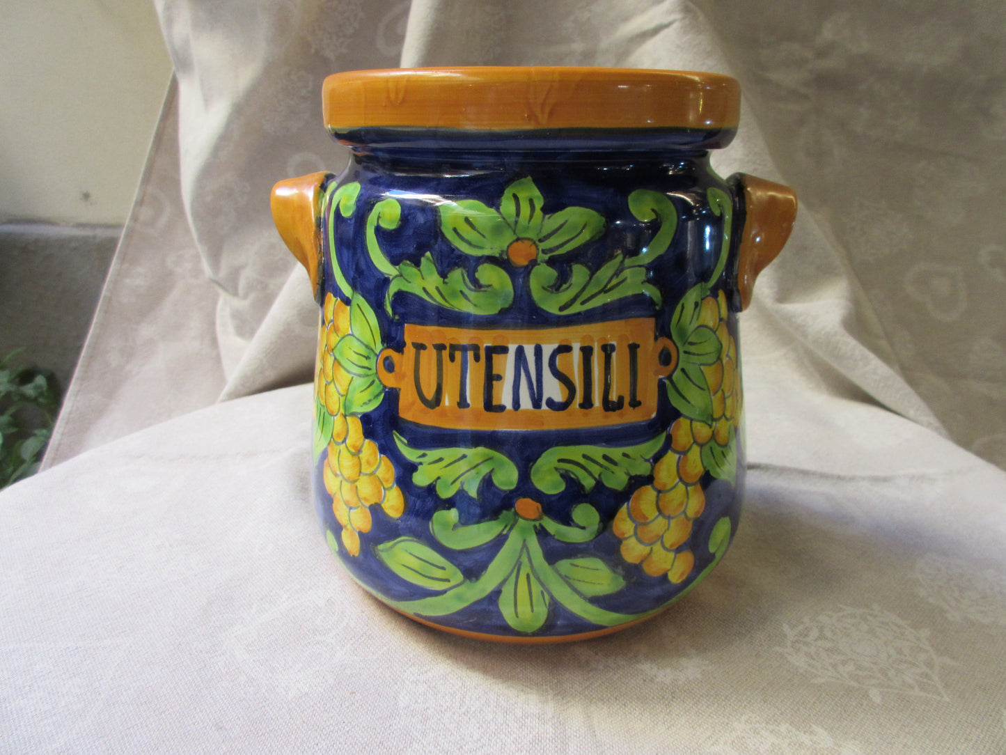 Portautensili in ceramica