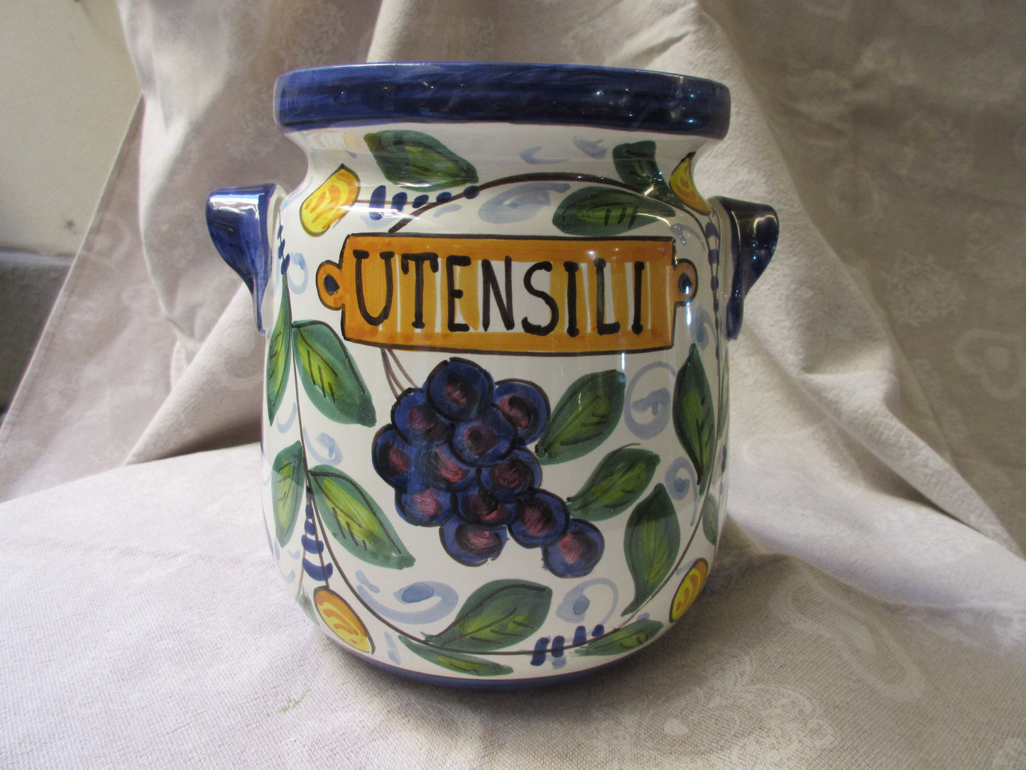 Portautensili in ceramica