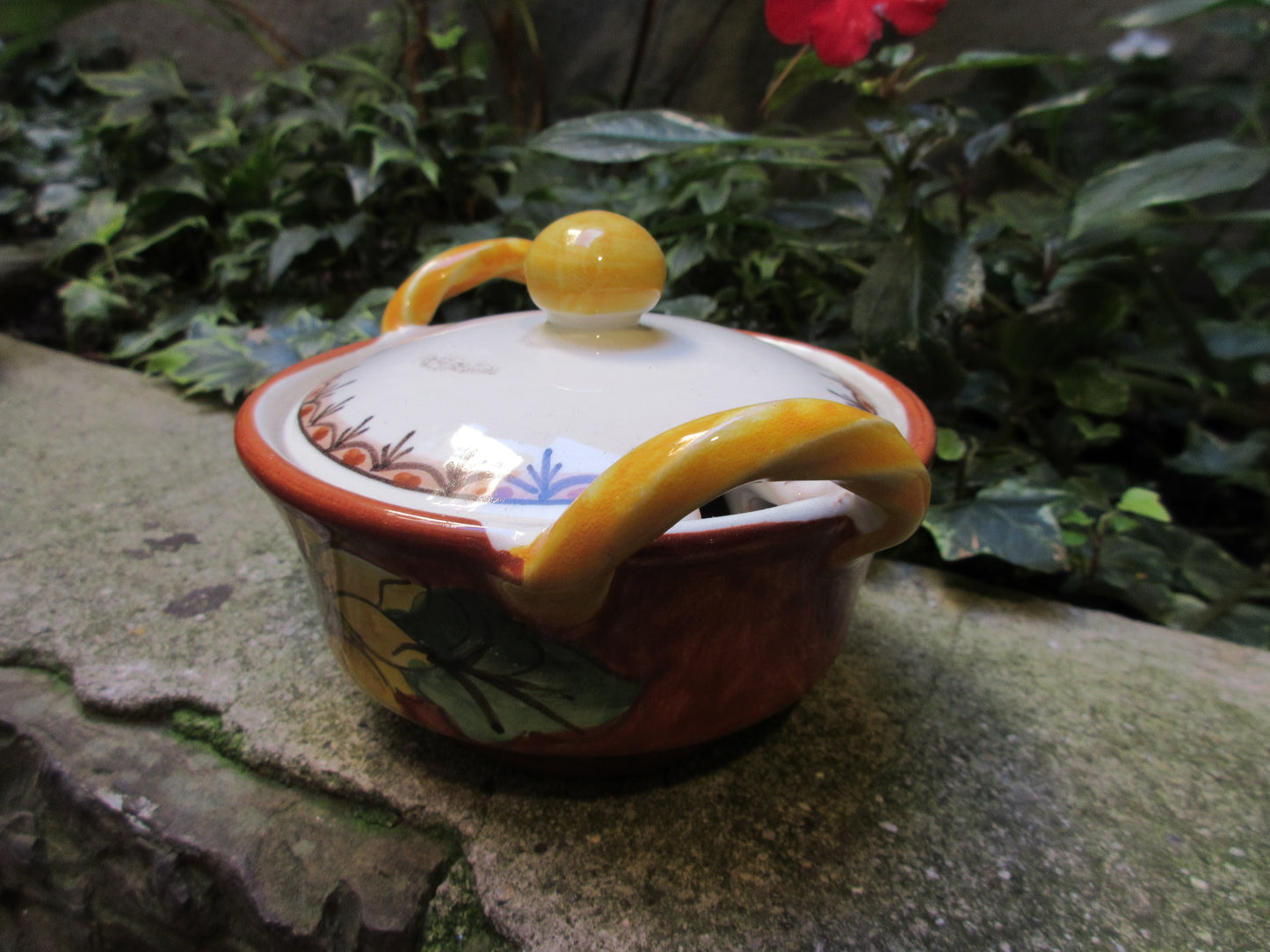 contenitore in ceramica