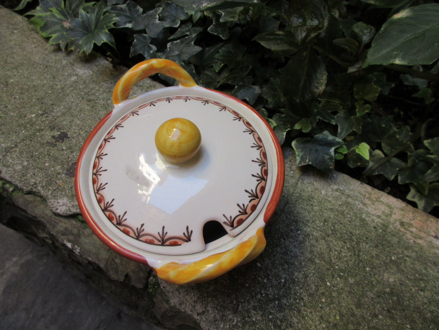 contenitore in ceramica