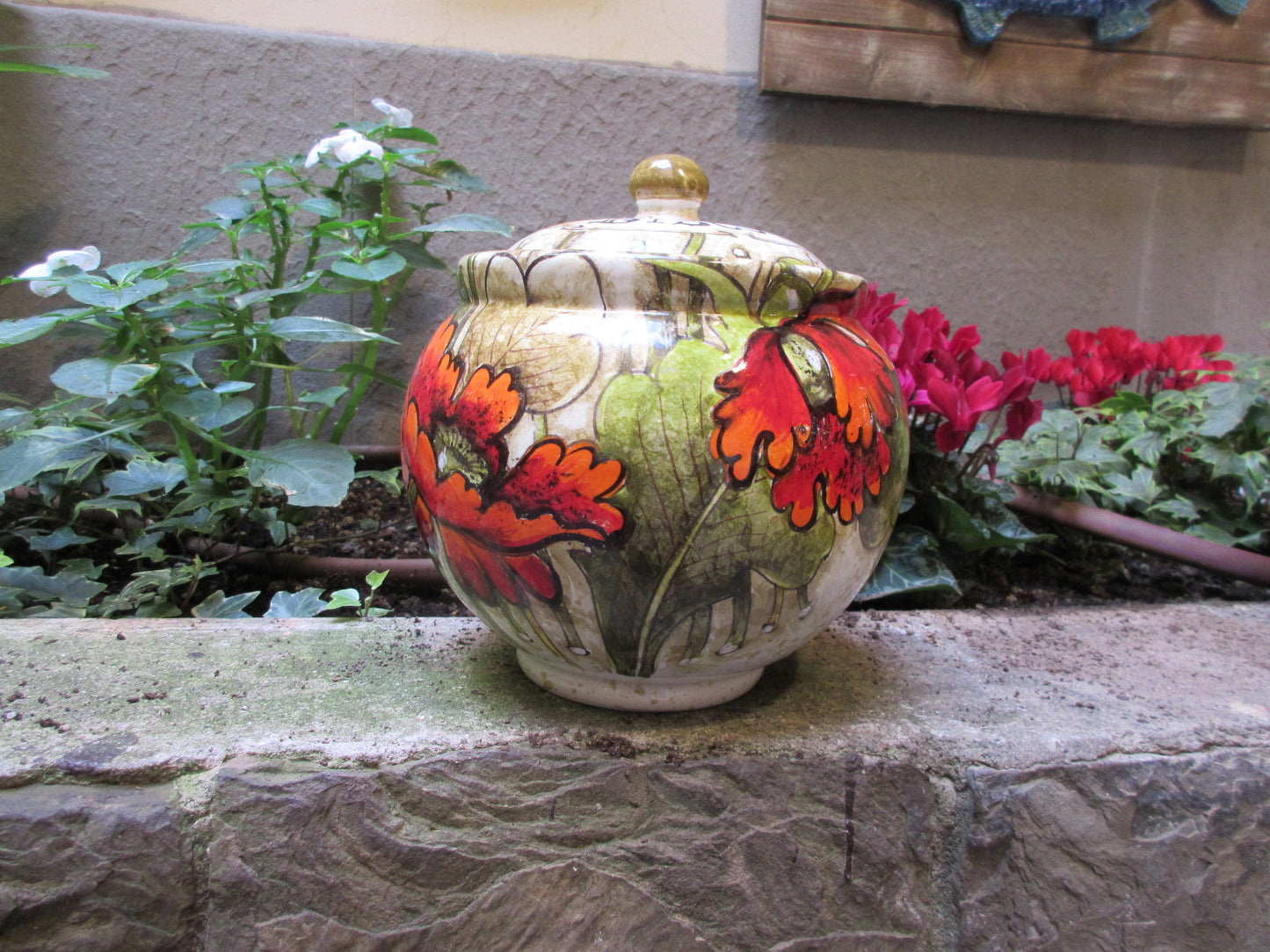 Ceramic container jar