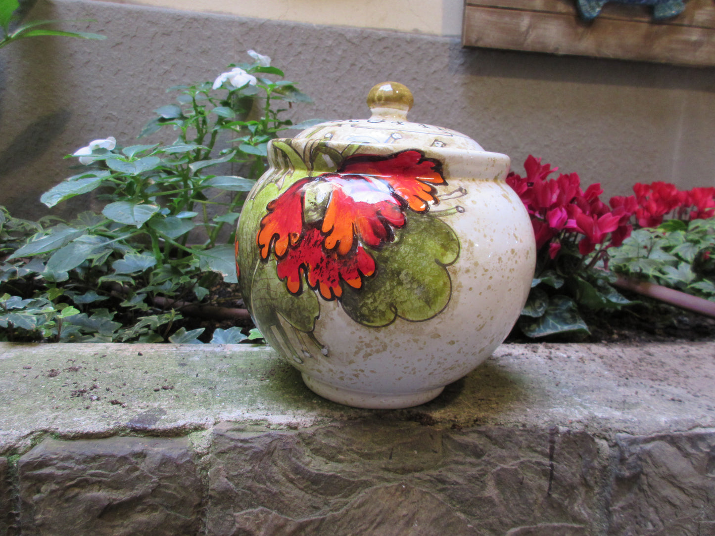 Ceramic container jar
