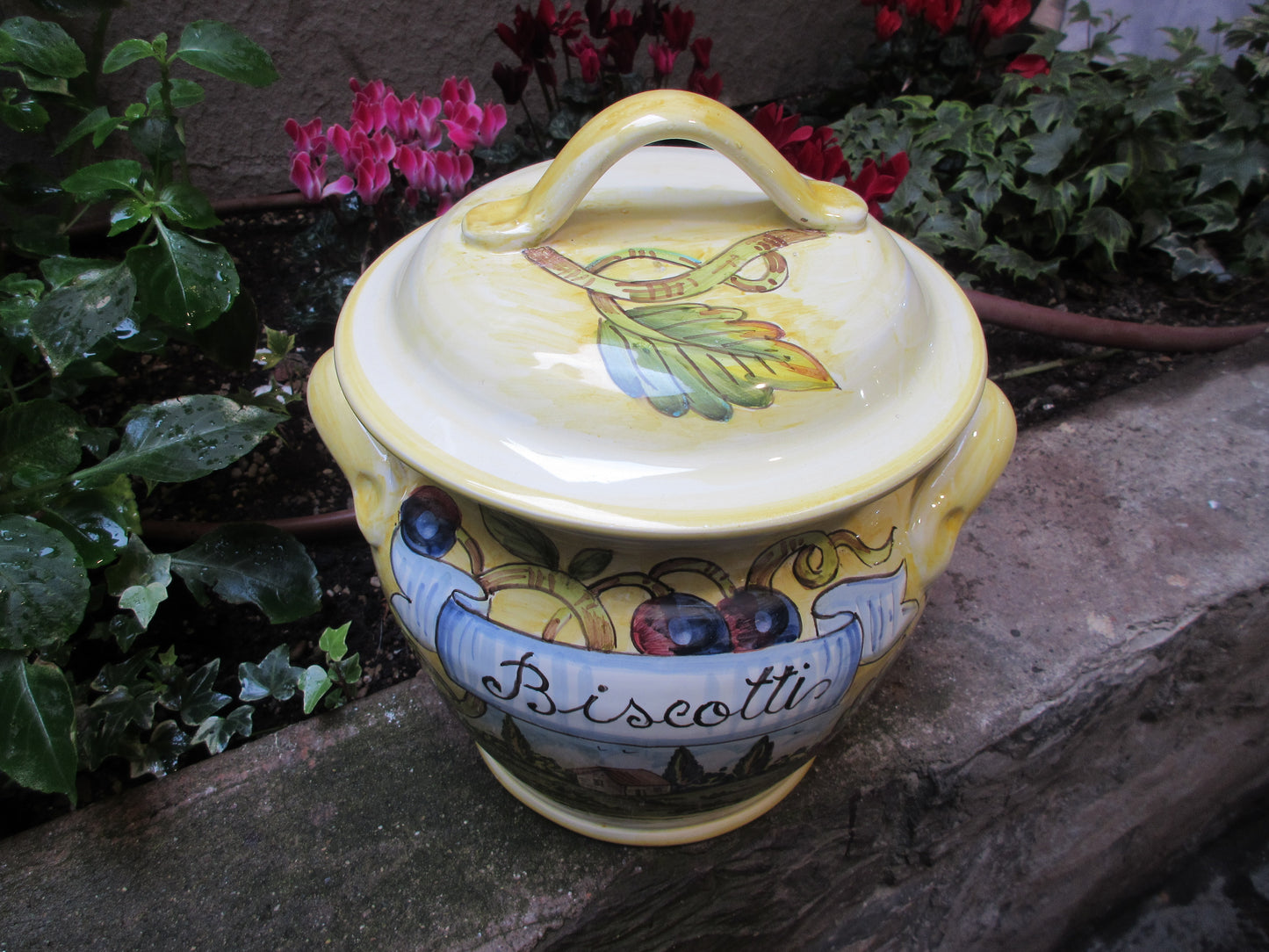 barattolo di biscotti in ceramica
