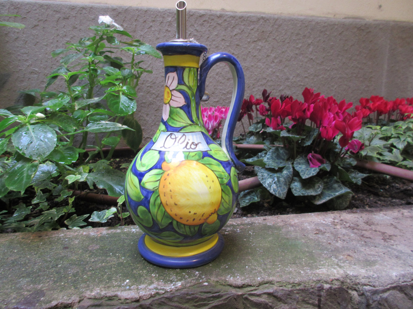 bottiglie di olio e aceto in ceramica
