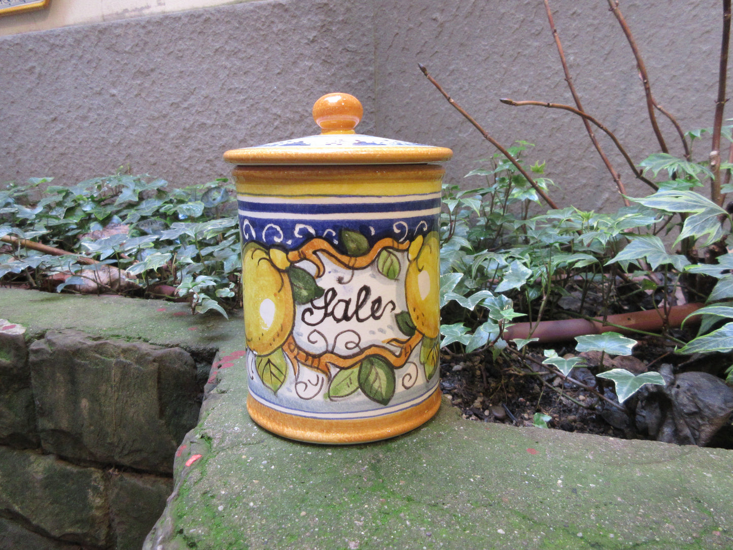 contenitore in ceramica