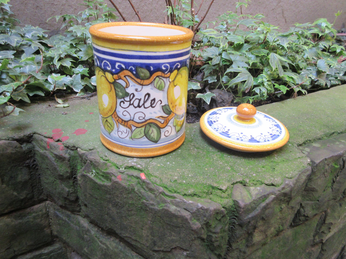 contenitore in ceramica