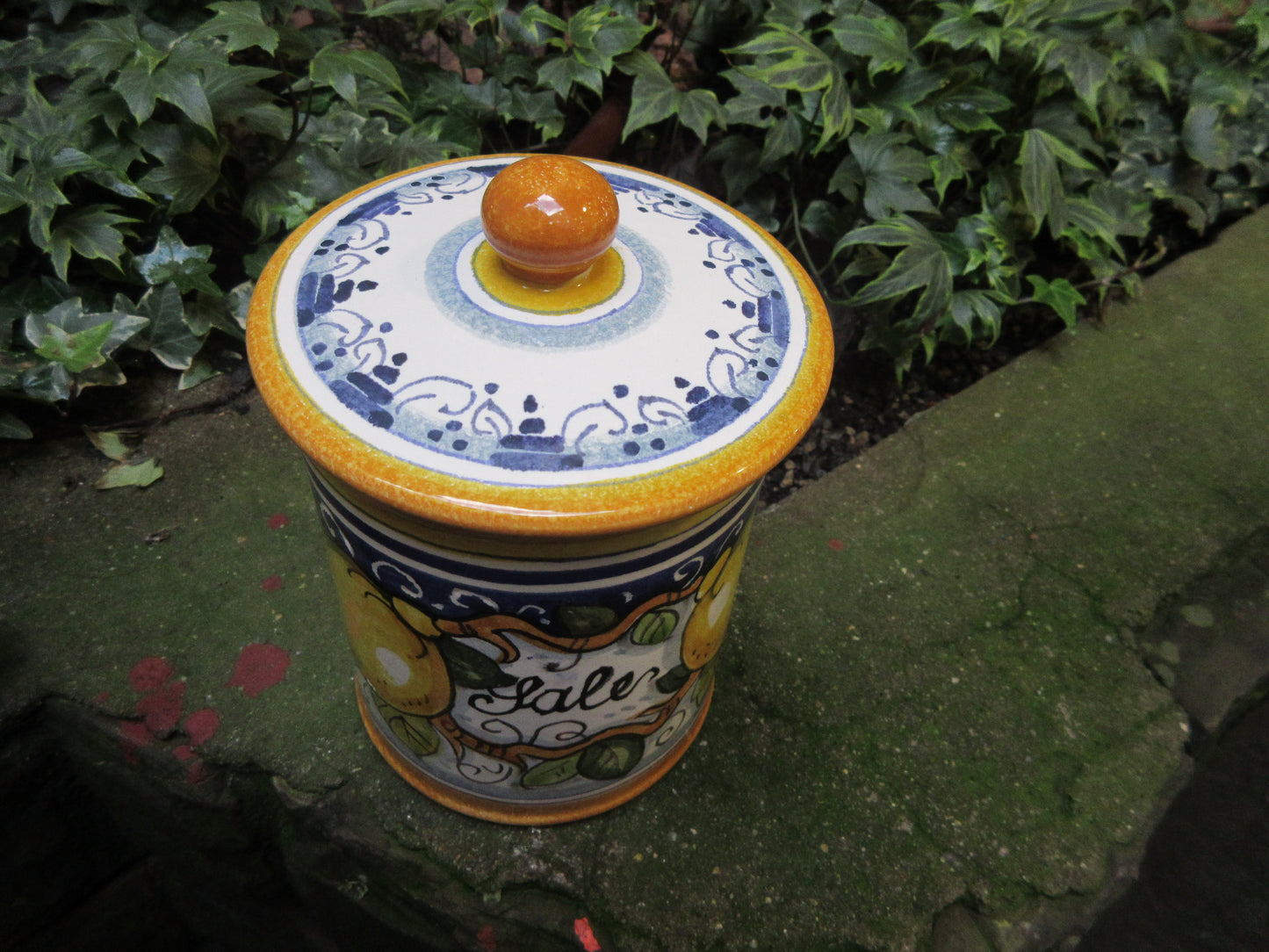 contenitore in ceramica